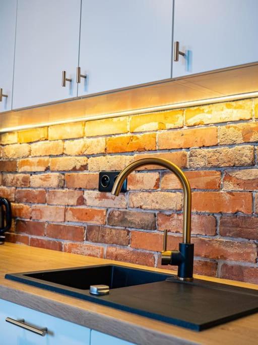 Chic Apartment In Historic Koneser Area Varsovie Extérieur photo