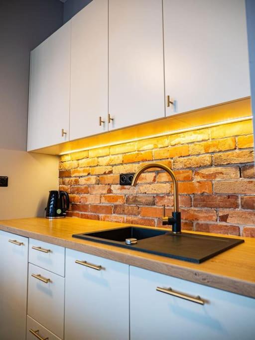 Chic Apartment In Historic Koneser Area Varsovie Extérieur photo