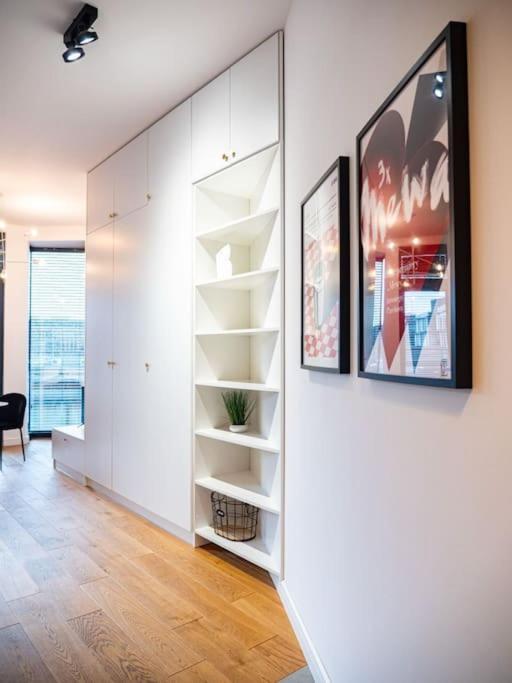 Chic Apartment In Historic Koneser Area Varsovie Extérieur photo
