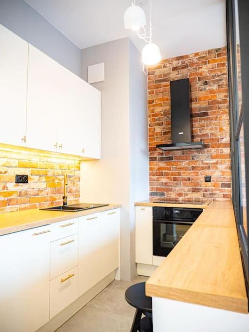 Chic Apartment In Historic Koneser Area Varsovie Extérieur photo