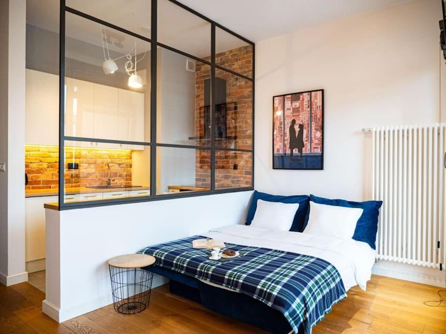 Chic Apartment In Historic Koneser Area Varsovie Extérieur photo