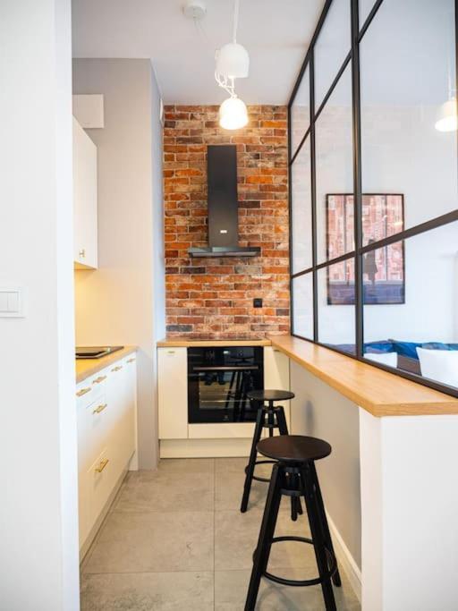 Chic Apartment In Historic Koneser Area Varsovie Extérieur photo